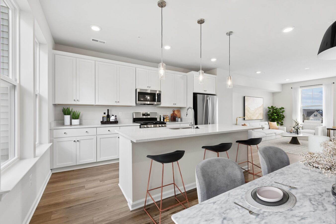 kitchen with island and pendant lighting